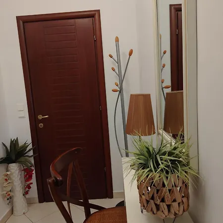 Jordan Downtown & Parking Apartment Katerini